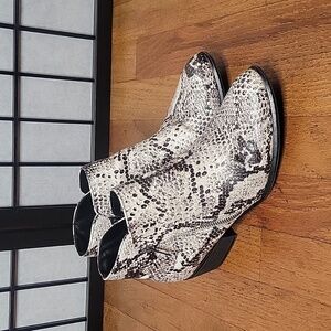 Women's UnionBay Trista 2 Snakeskin booties